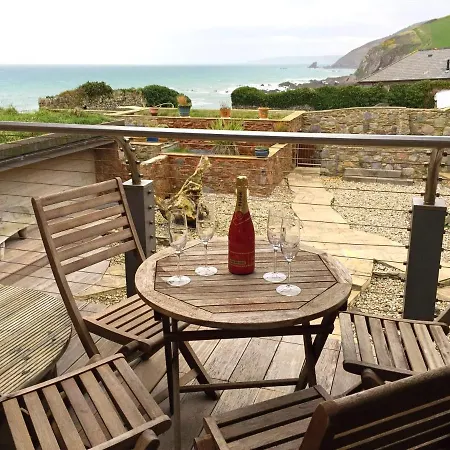The Fish Cellars - Luxury Crafthole